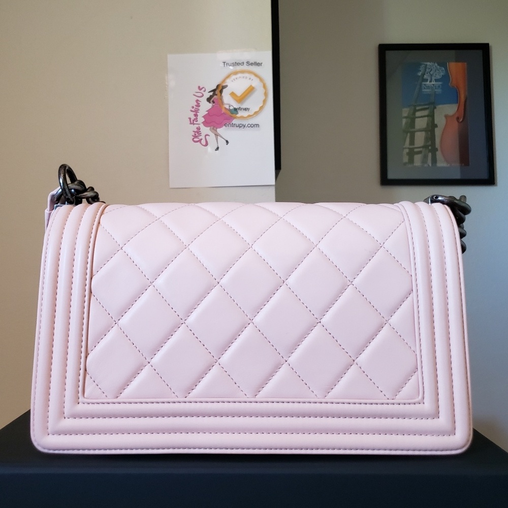 Chanel boy pink Lambskin medium bag - Picture 2 of 8